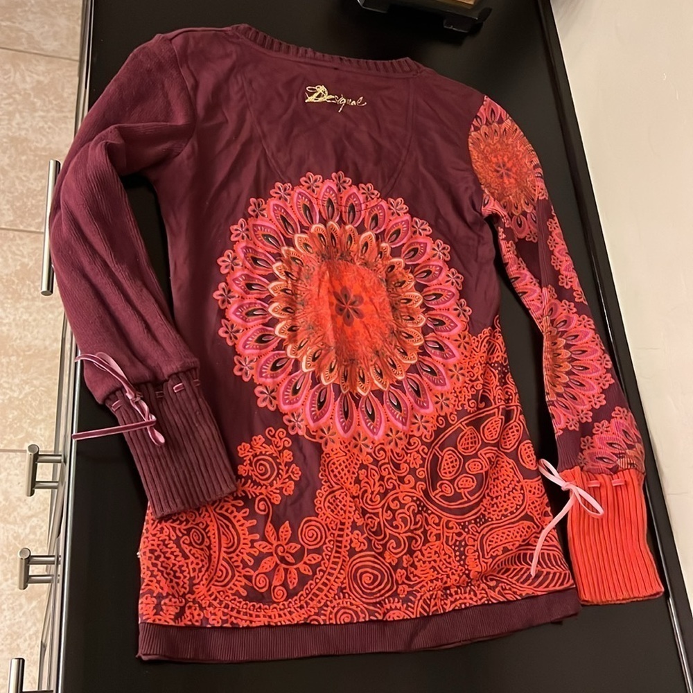 Desigual geometric print Top, long sleeve, burgundy. Size M - Picture 5 of 11